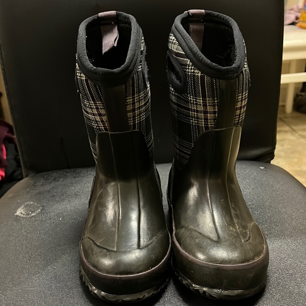 Bogs winter boots for kids sz 9